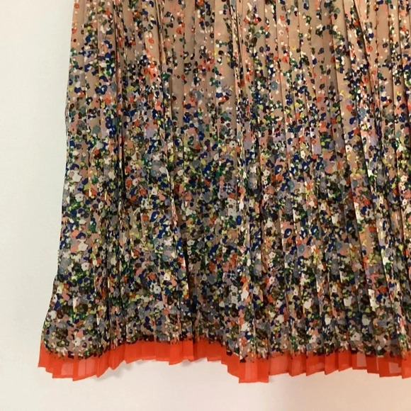 American Eagle Outfitters Floral Pleated Skirt - Picture 4 of 10